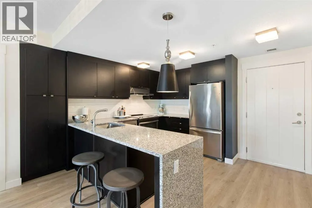 103, 15 Aspenmont Heights SW