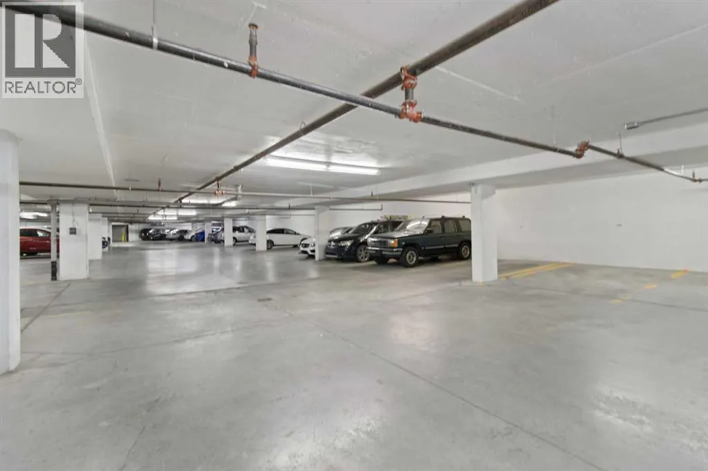 103, 15 Aspenmont Heights SW