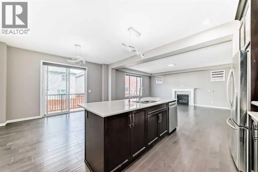 222 Cityside Road NE