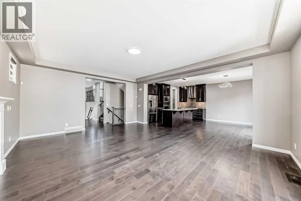 222 Cityside Road NE