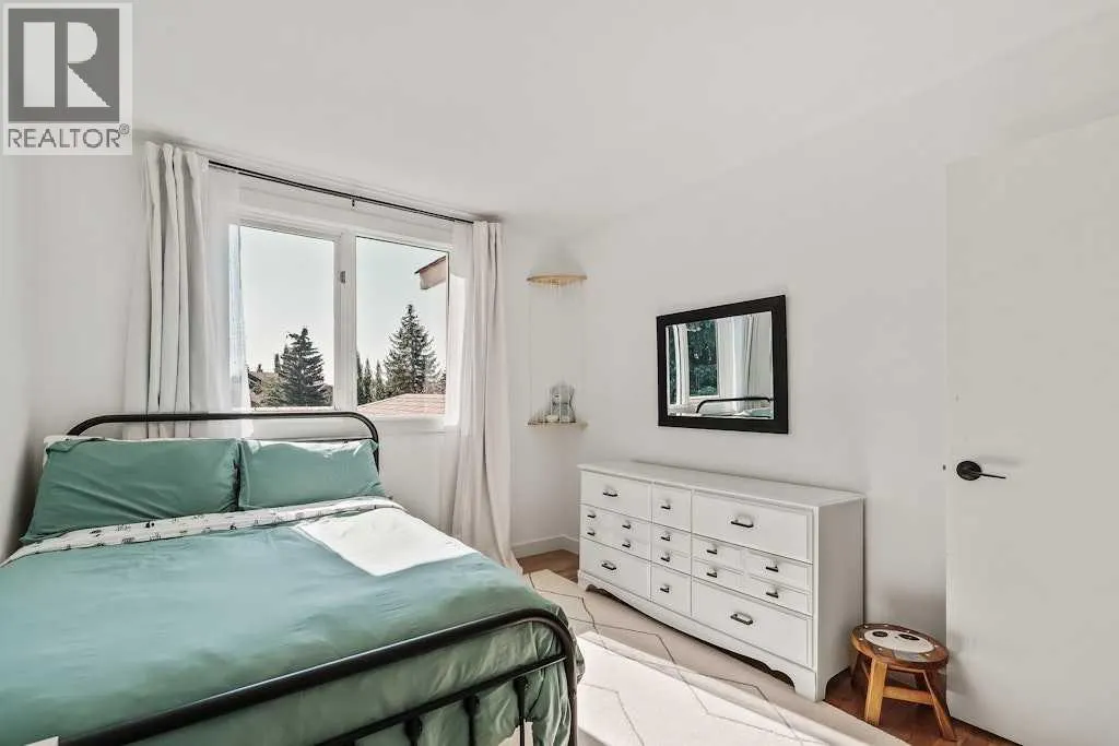 37 Woodmark Place SW