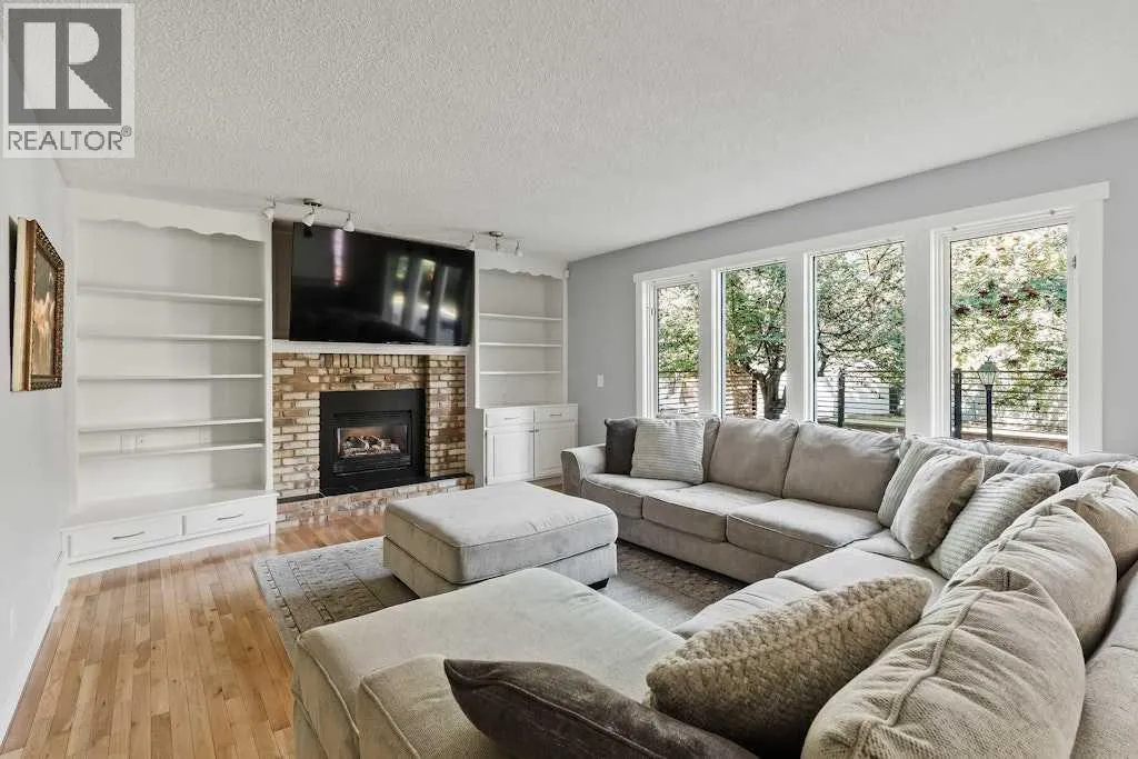 37 Woodmark Place SW