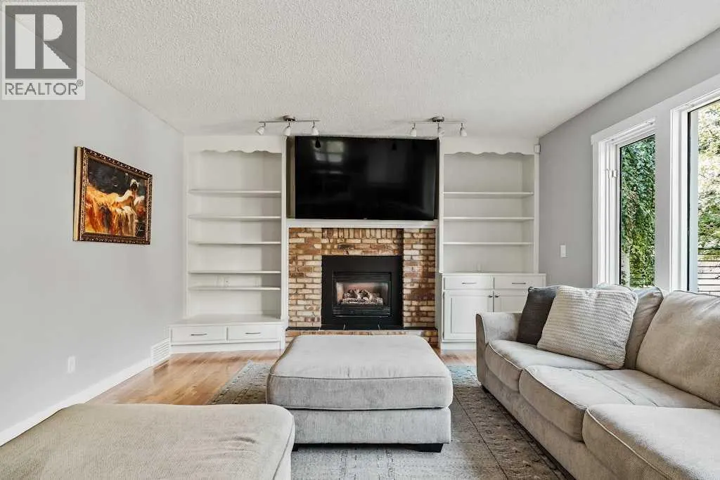 37 Woodmark Place SW
