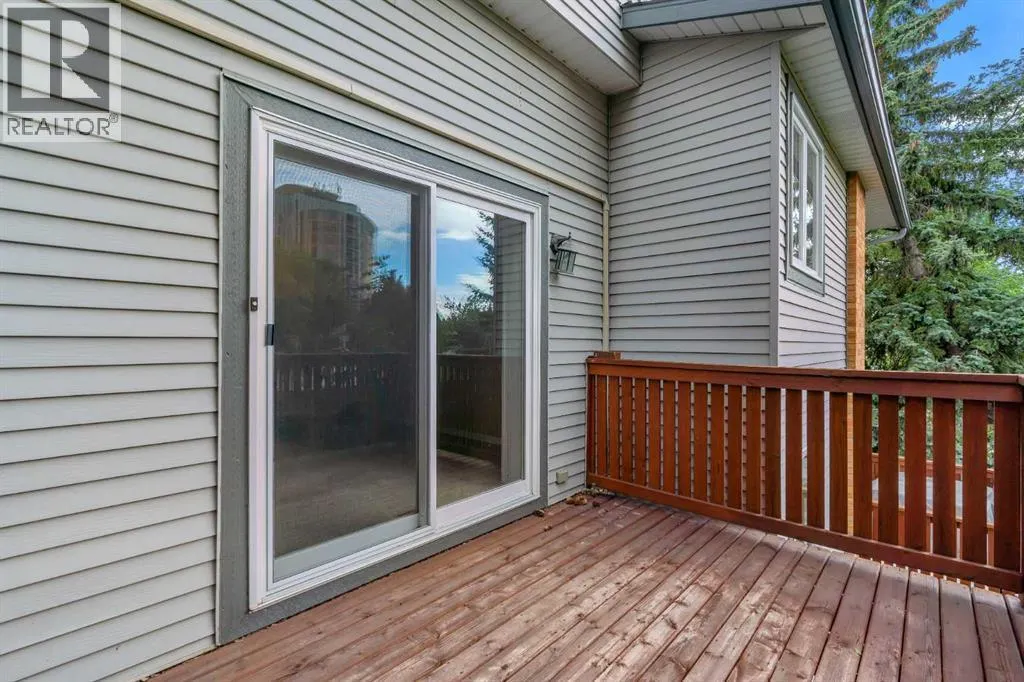 22 Coachway Green SW