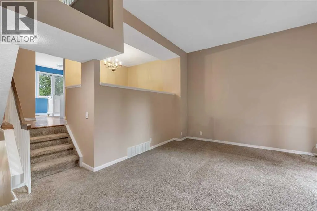 22 Coachway Green SW