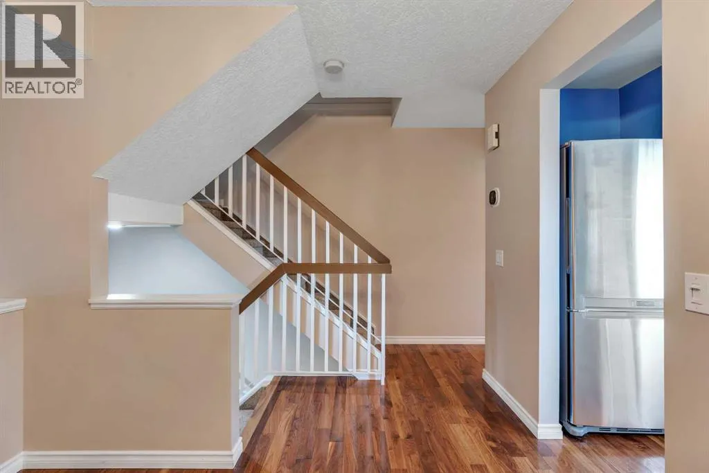 22 Coachway Green SW