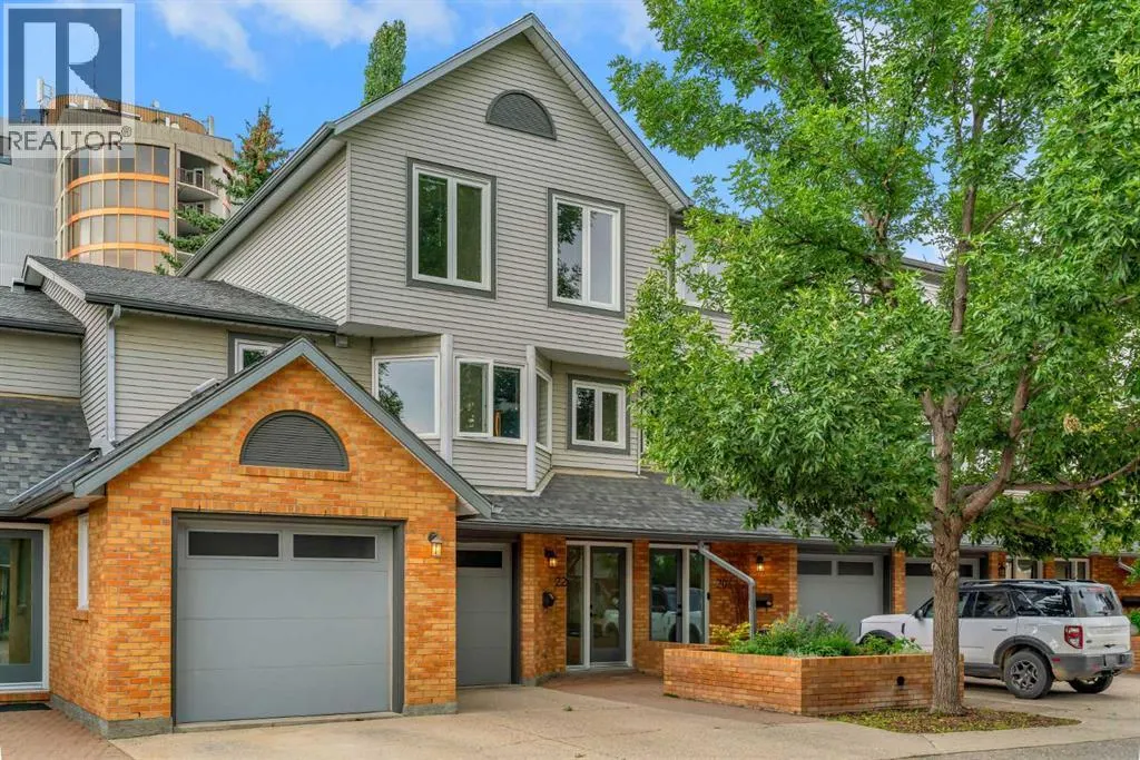 22 Coachway Green SW