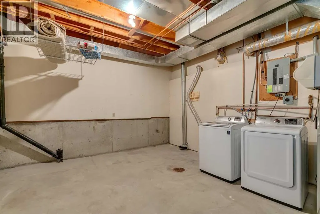 22 Coachway Green SW