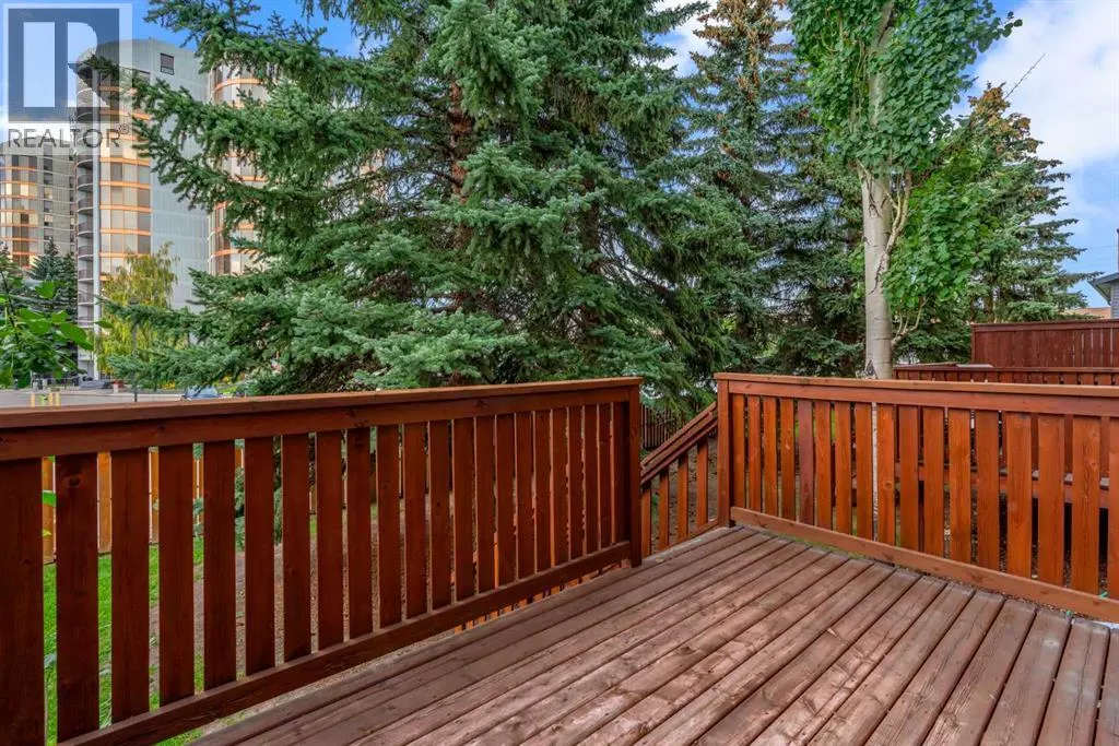 22 Coachway Green SW