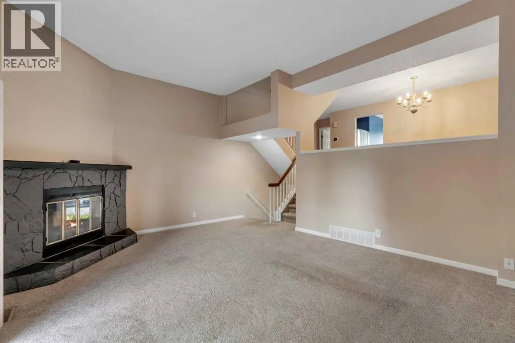 22 Coachway Green SW
