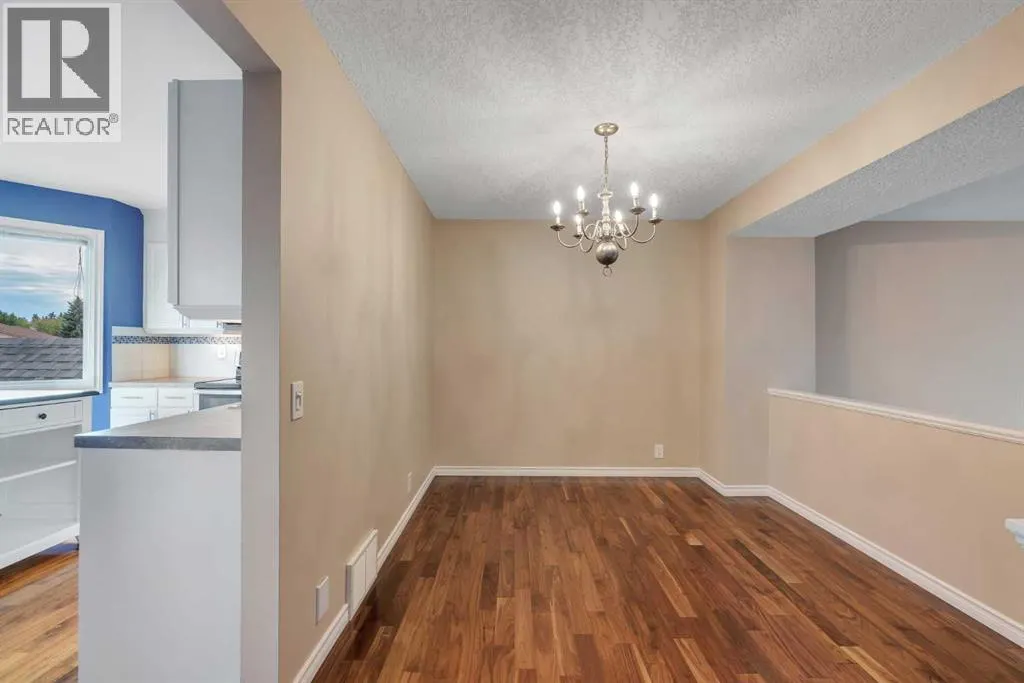 22 Coachway Green SW