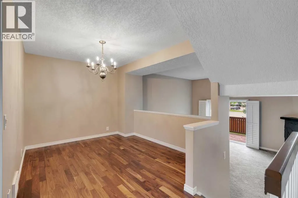 22 Coachway Green SW