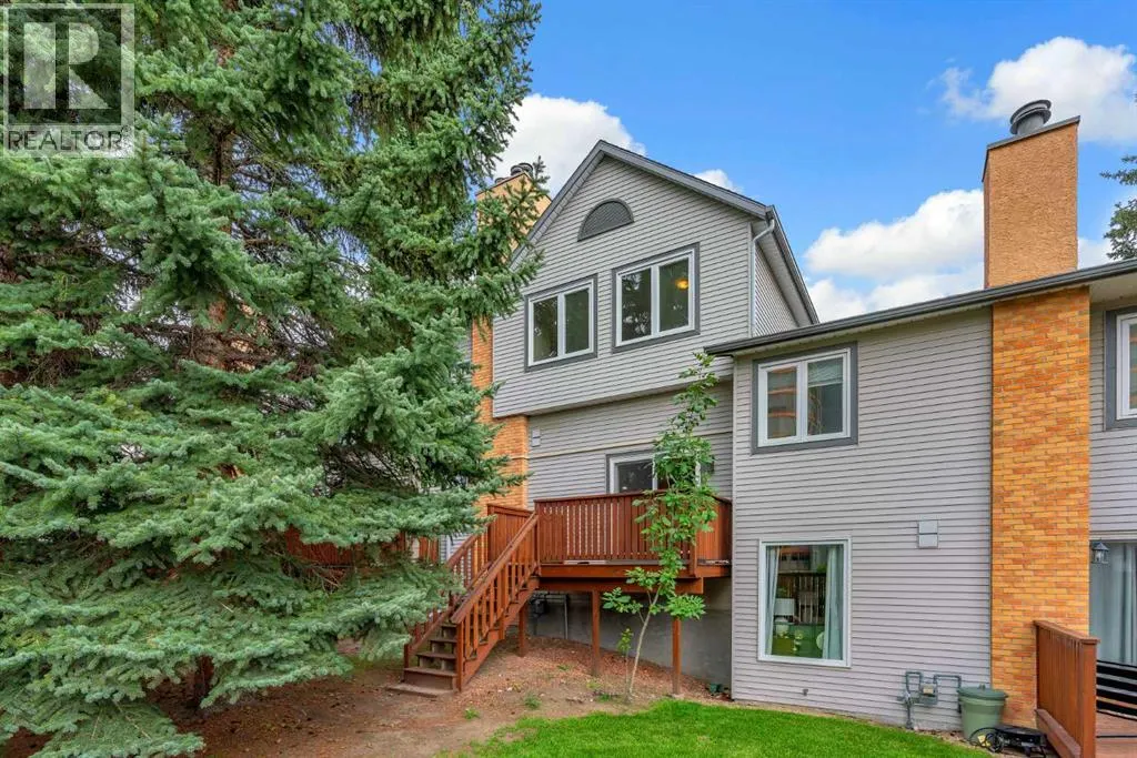 22 Coachway Green SW