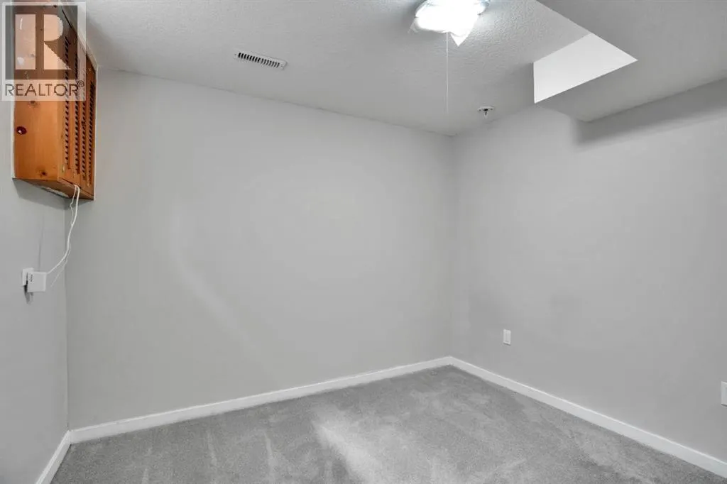 243 Castlebrook Road NE