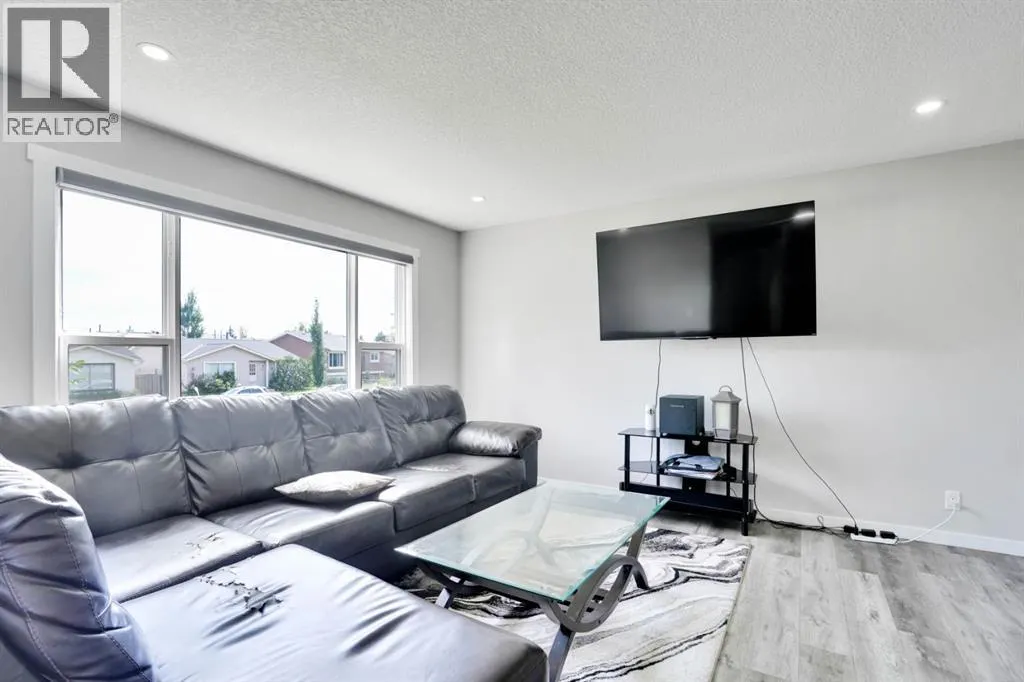 243 Castlebrook Road NE