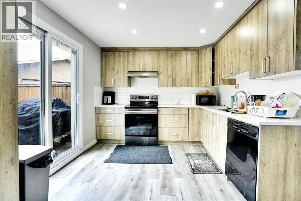 243 Castlebrook Road NE