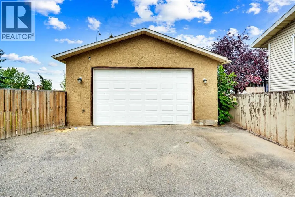243 Castlebrook Road NE