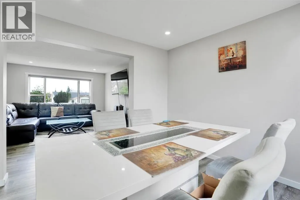 243 Castlebrook Road NE