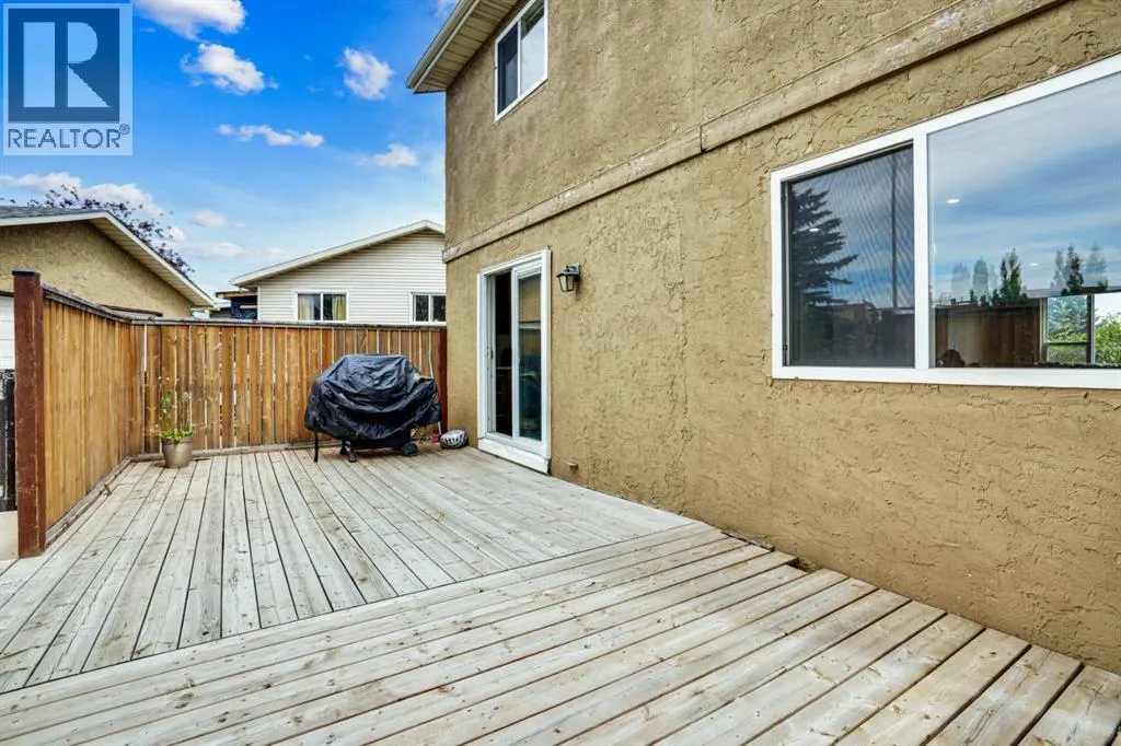 243 Castlebrook Road NE