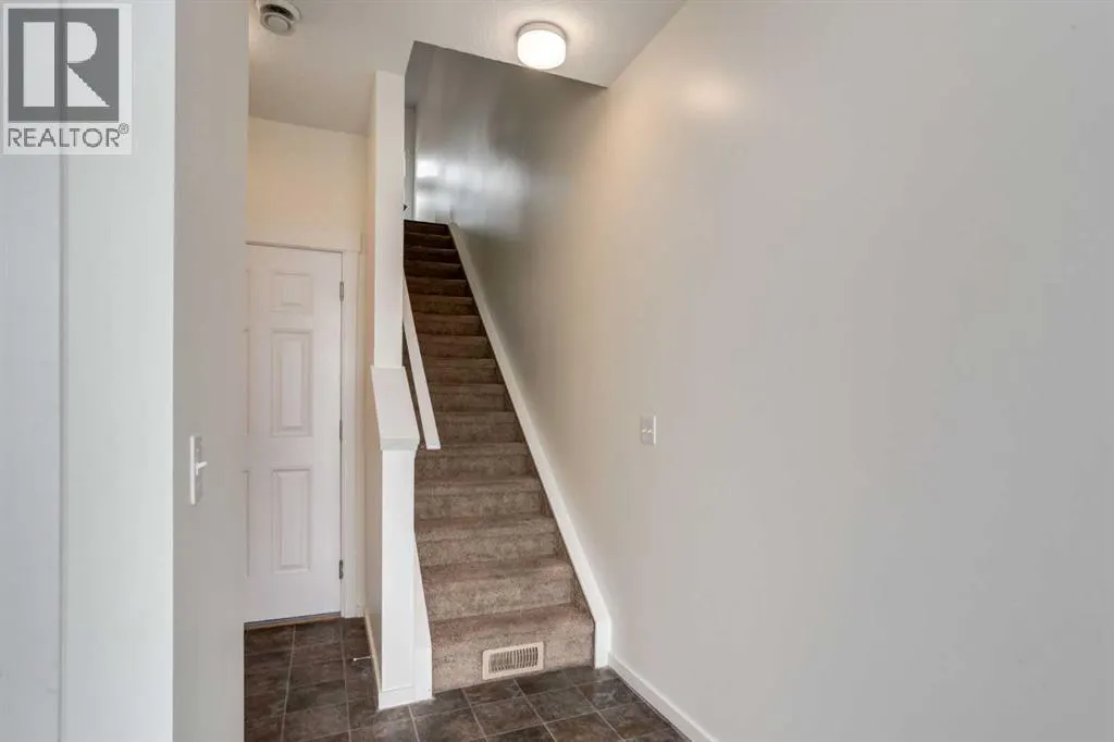 215 Copperpond Common SE