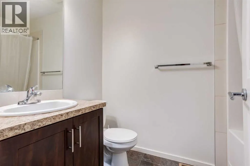 215 Copperpond Common SE