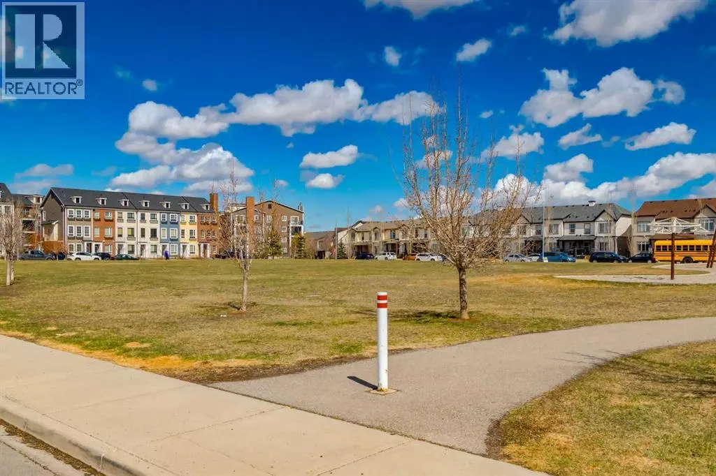 215 Copperpond Common SE