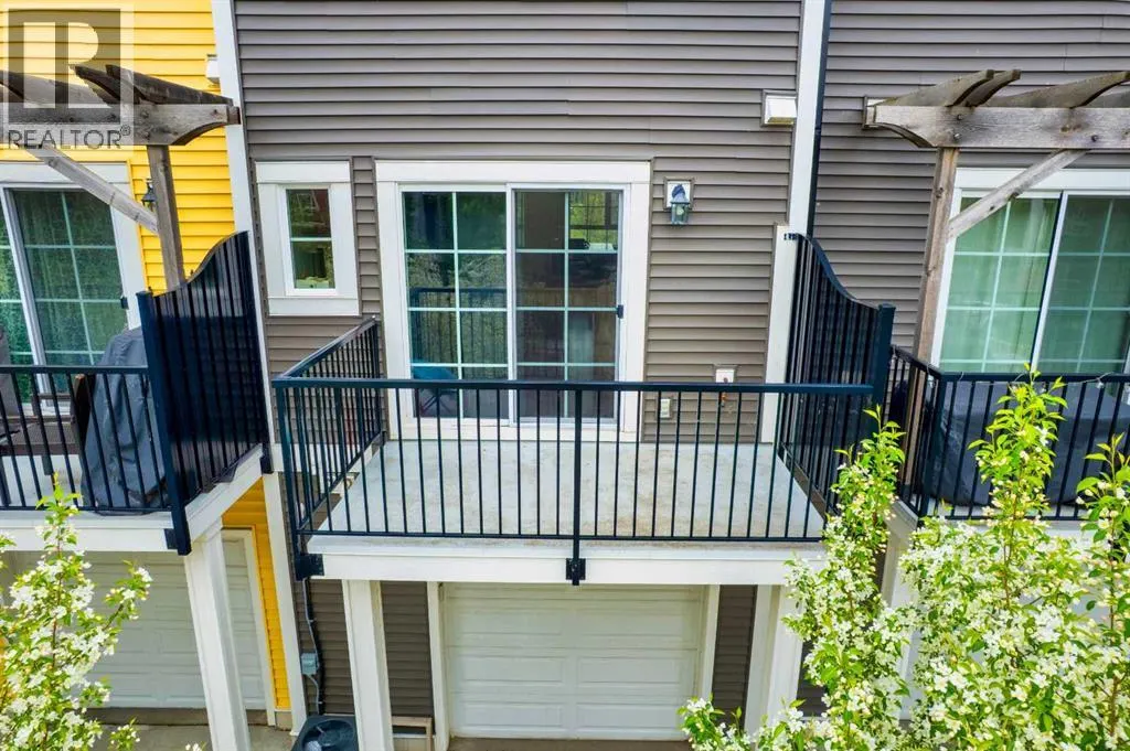 215 Copperpond Common SE