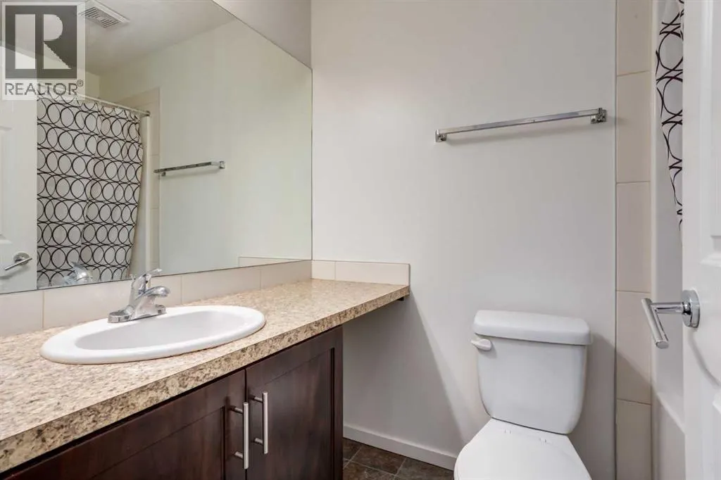 215 Copperpond Common SE
