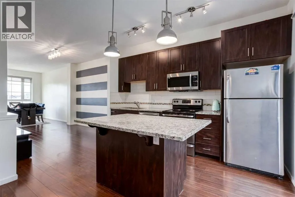 215 Copperpond Common SE