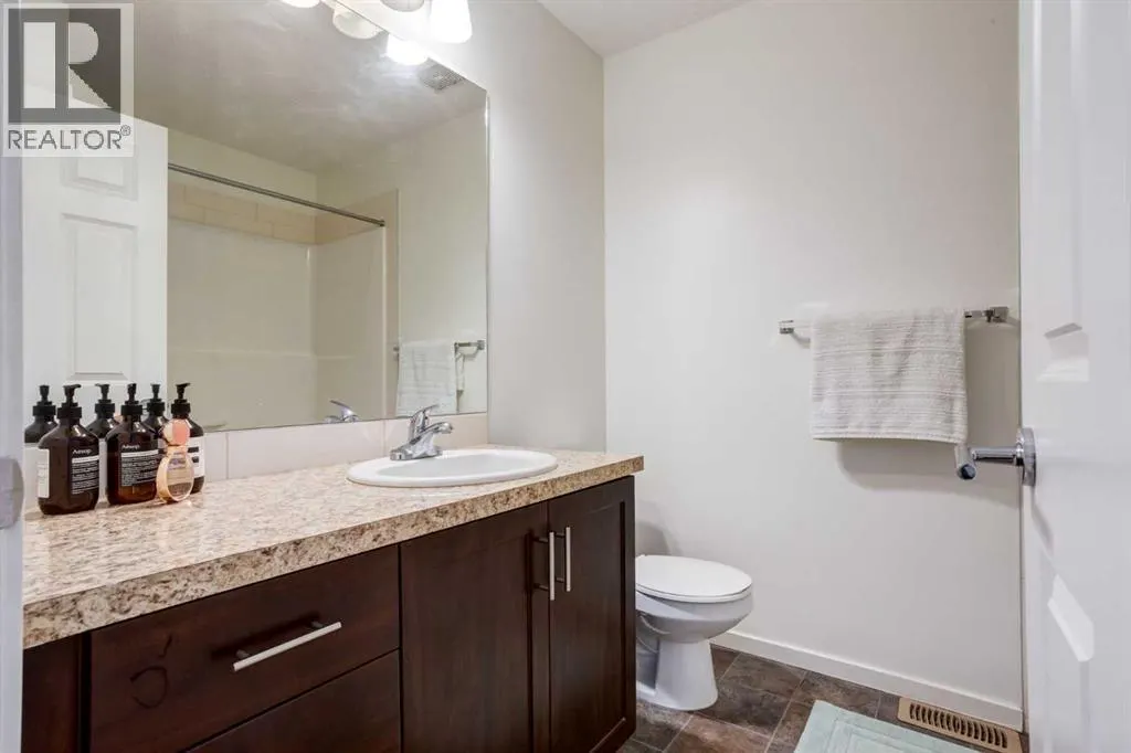 215 Copperpond Common SE