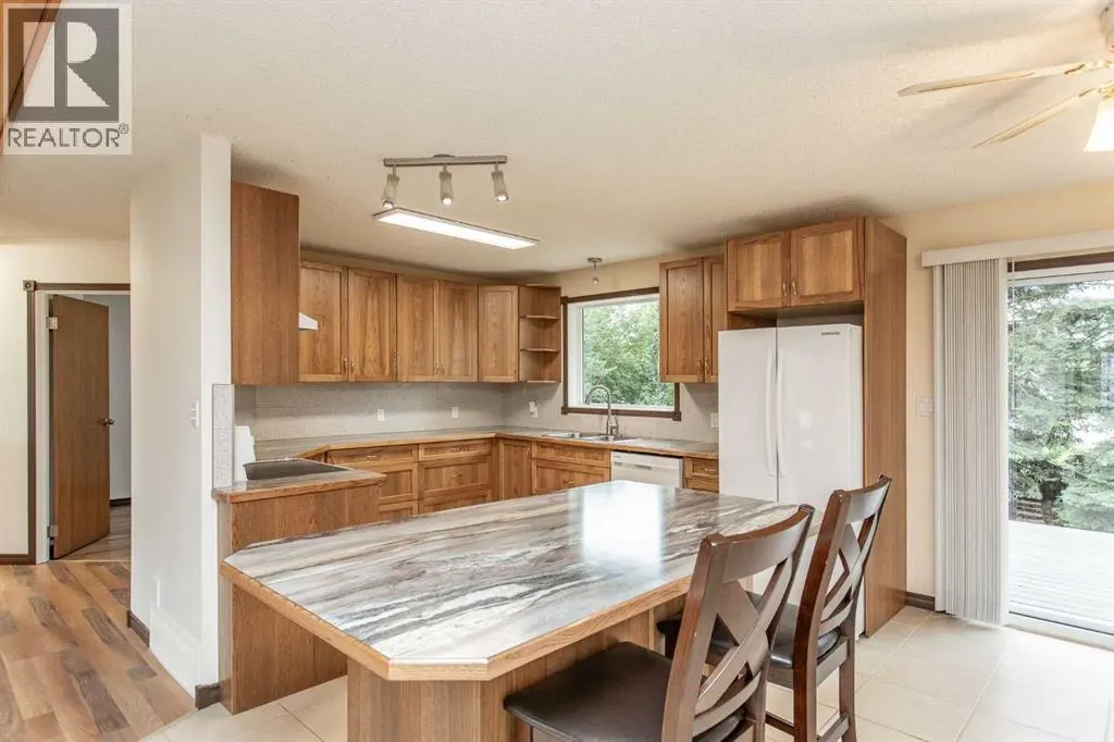 5014 60 Street Close