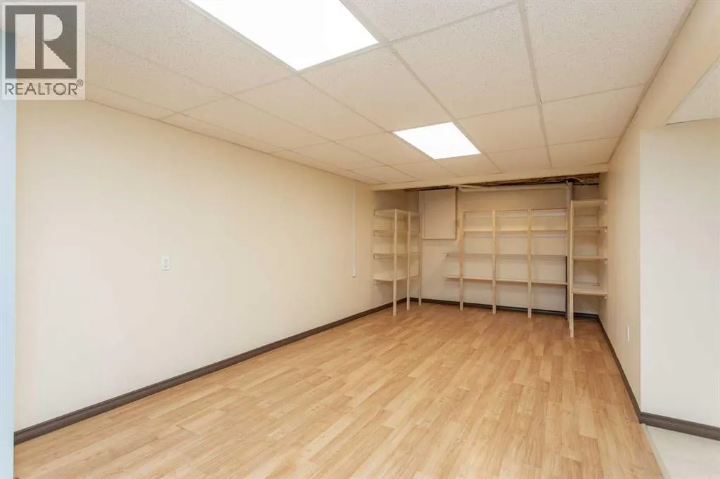 5014 60 Street Close