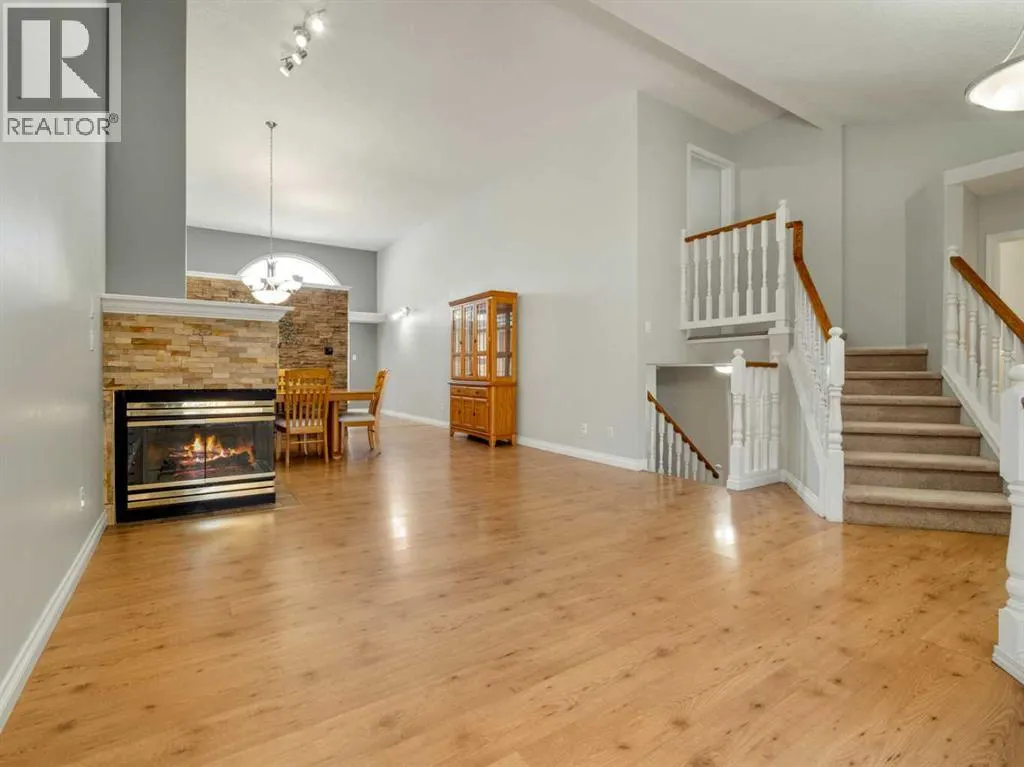 77 Columbia Boulevard W