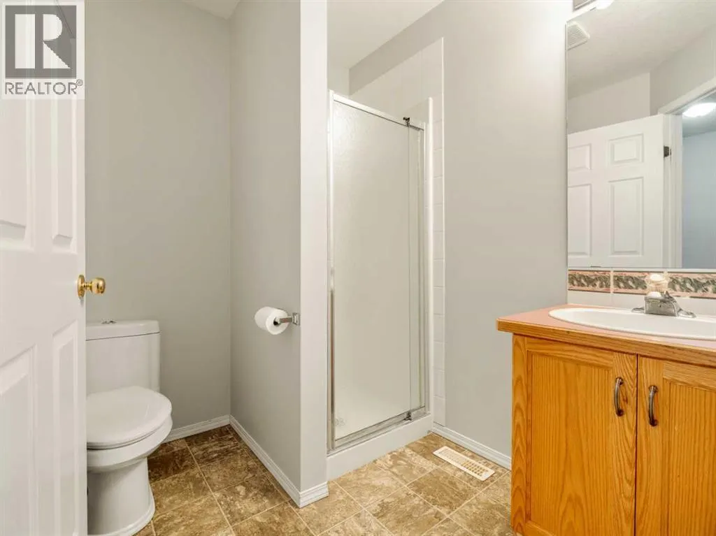 77 Columbia Boulevard W