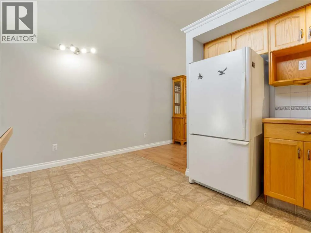 77 Columbia Boulevard W