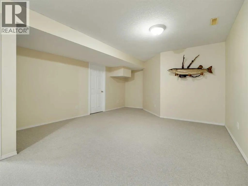 77 Columbia Boulevard W