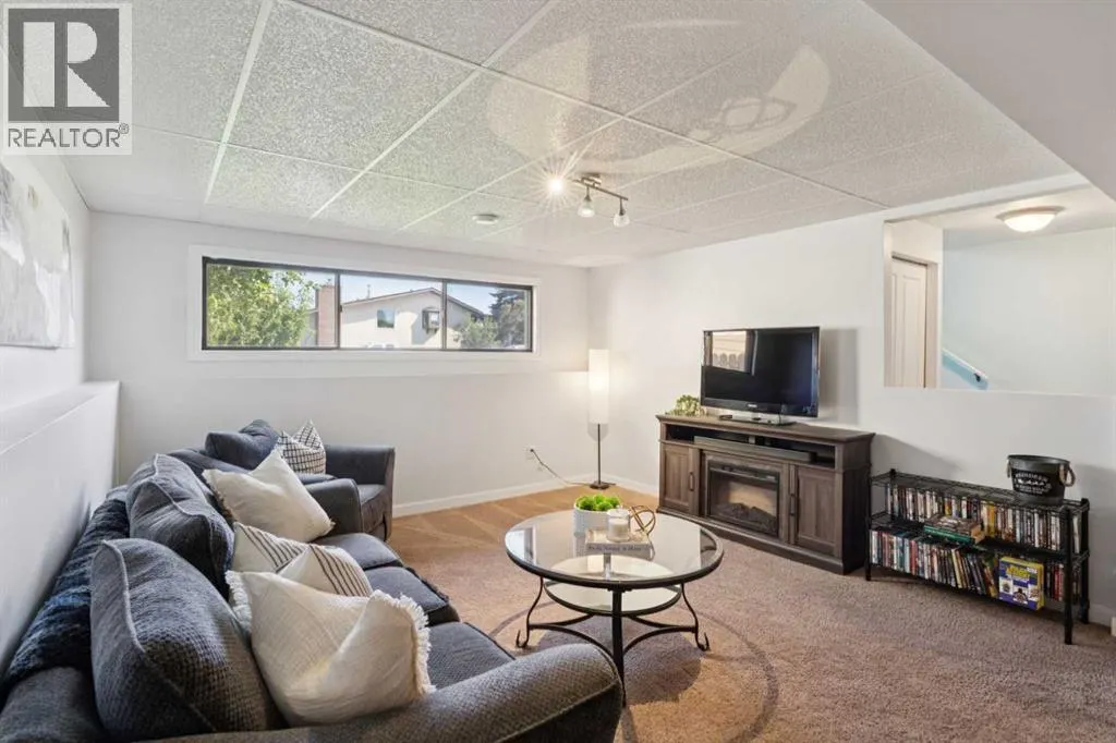 14 Glenhill Crescent