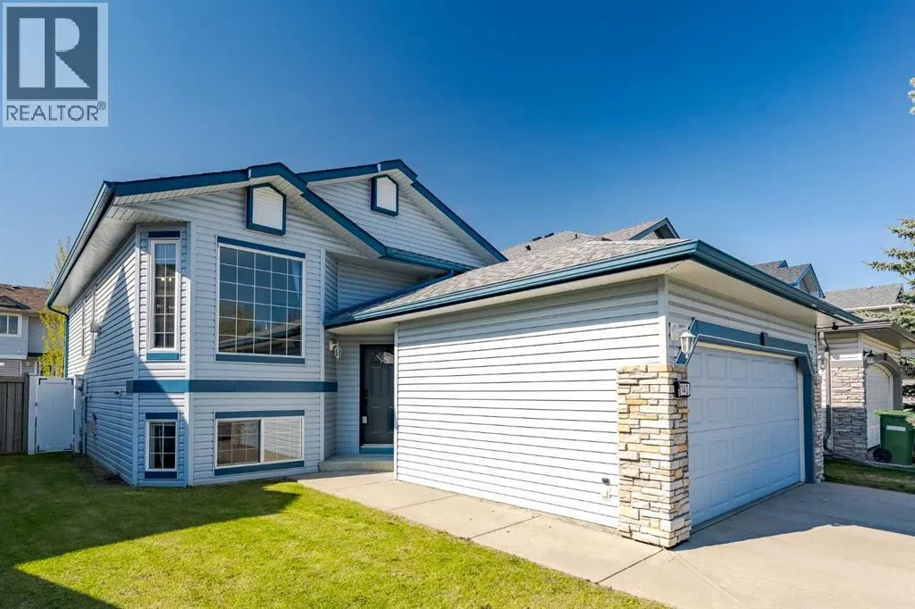 140 Stonegate Close NW
