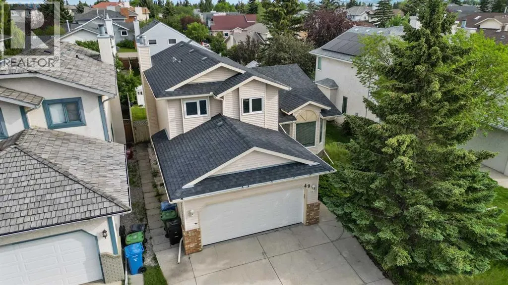 49 Hawktree Circle NW