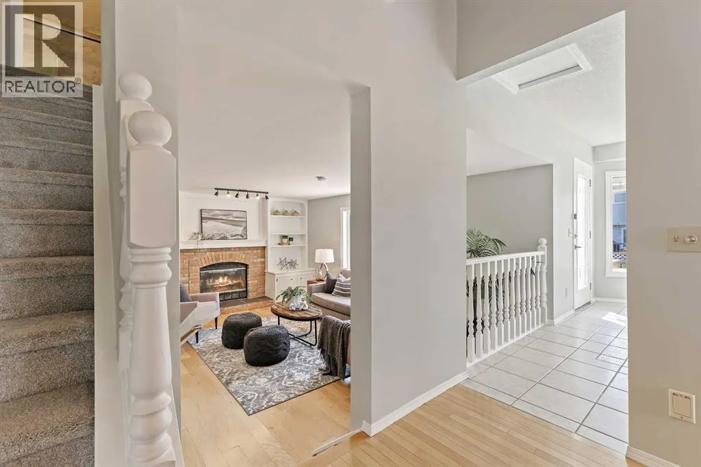 49 Hawktree Circle NW