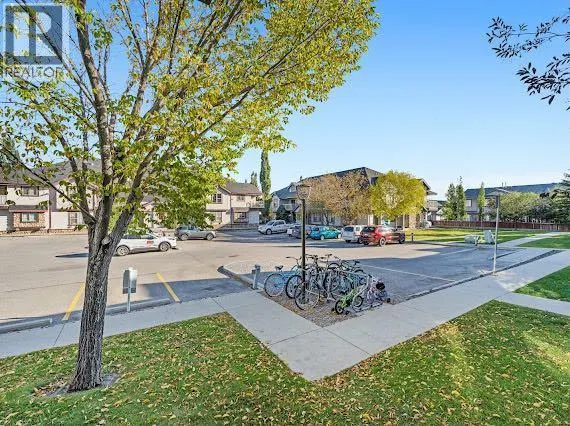 106, 8 Everridge Square SW