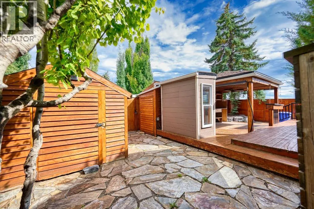 81 Sundown Manor SE