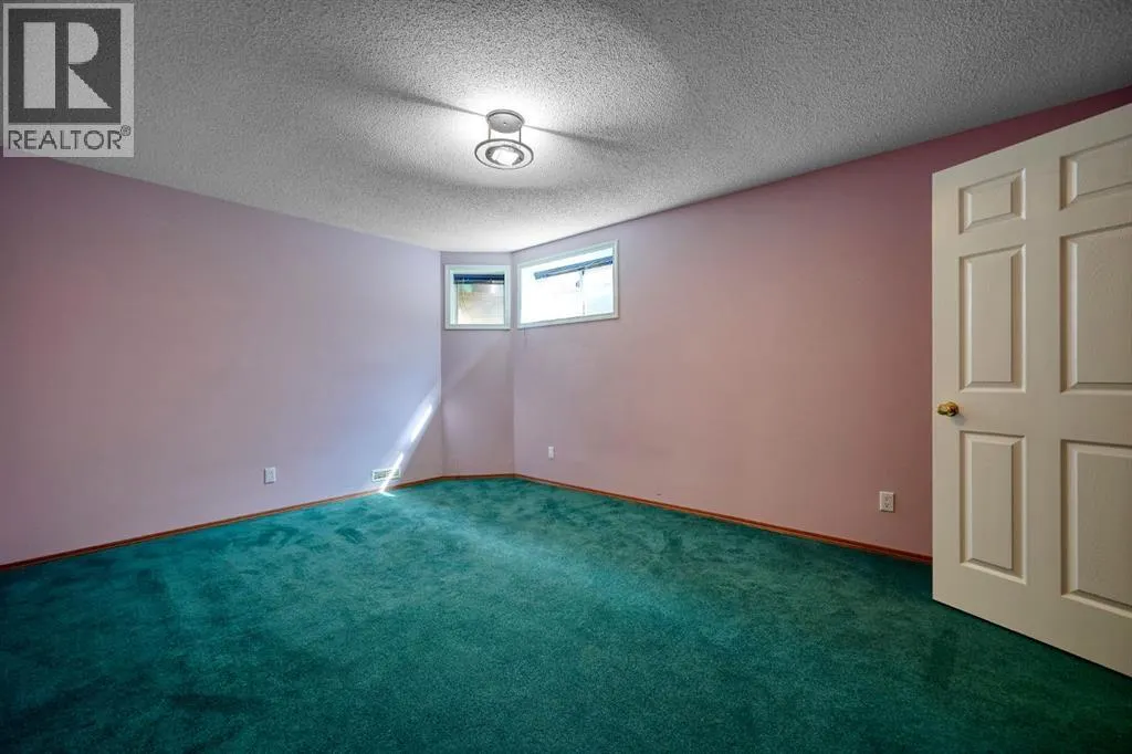 81 Sundown Manor SE