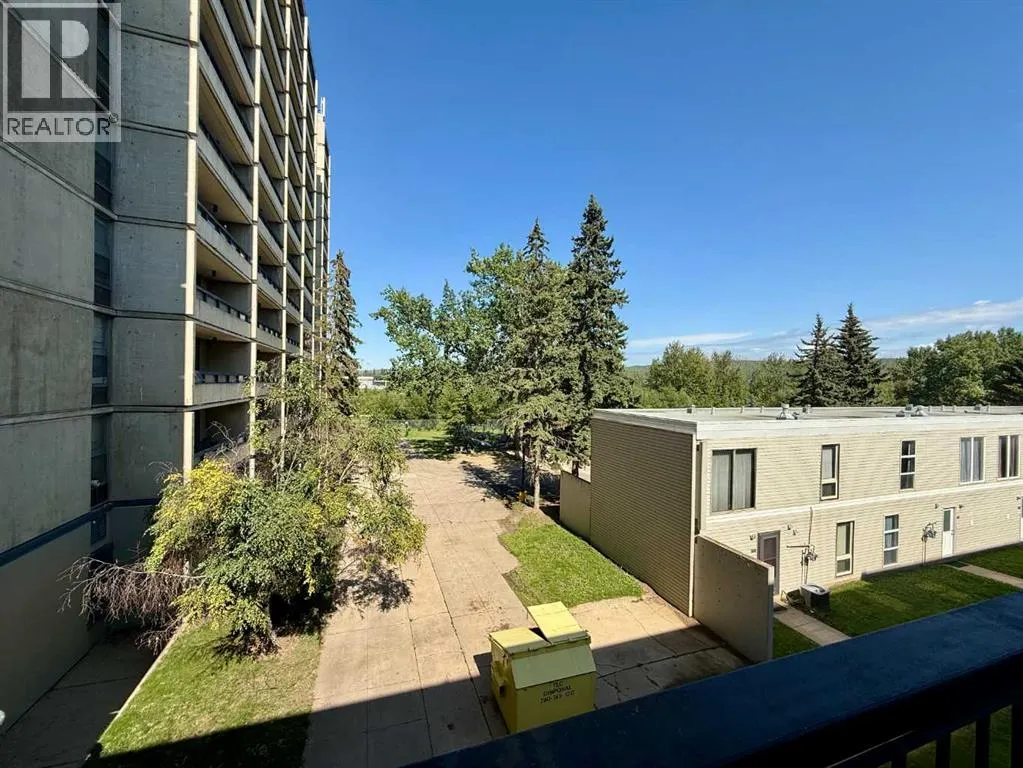 1632, 21 MacDonald Drive