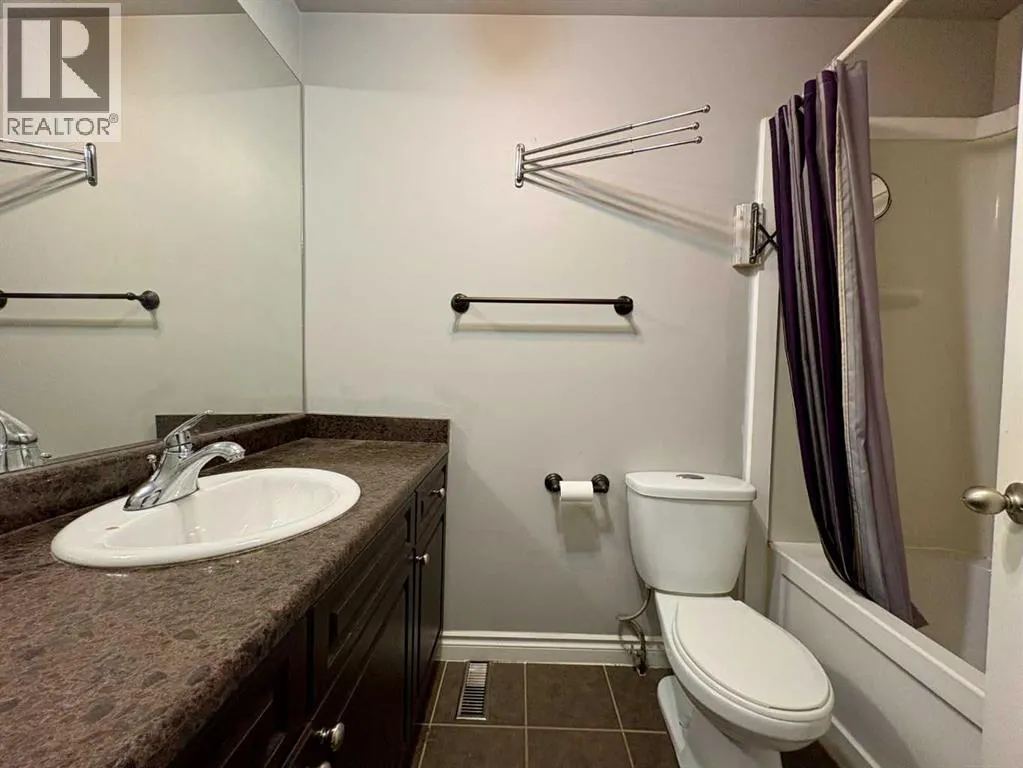 1632, 21 MacDonald Drive