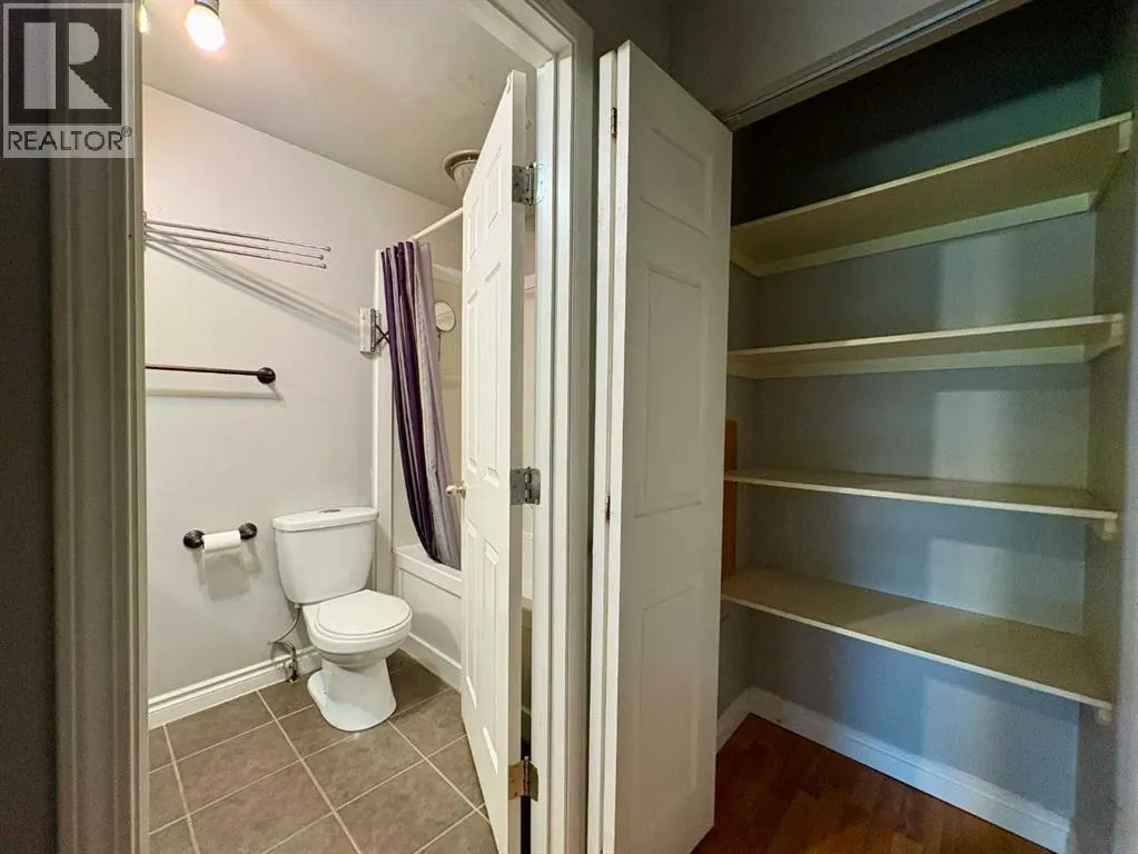 1632, 21 MacDonald Drive