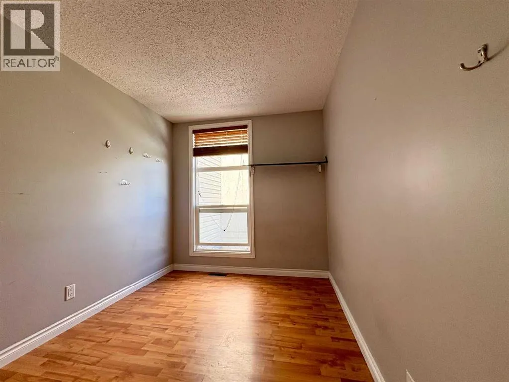 1632, 21 MacDonald Drive