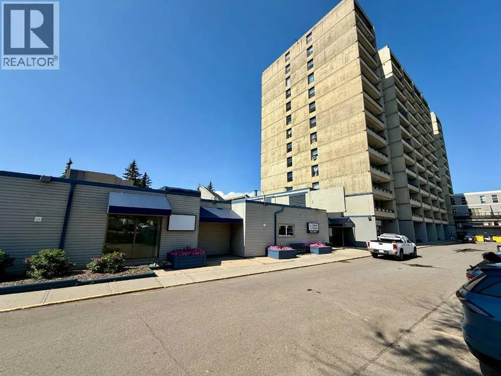 1632, 21 MacDonald Drive