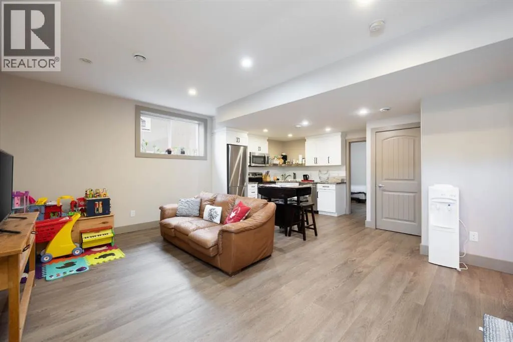 457 Walnut Crescent