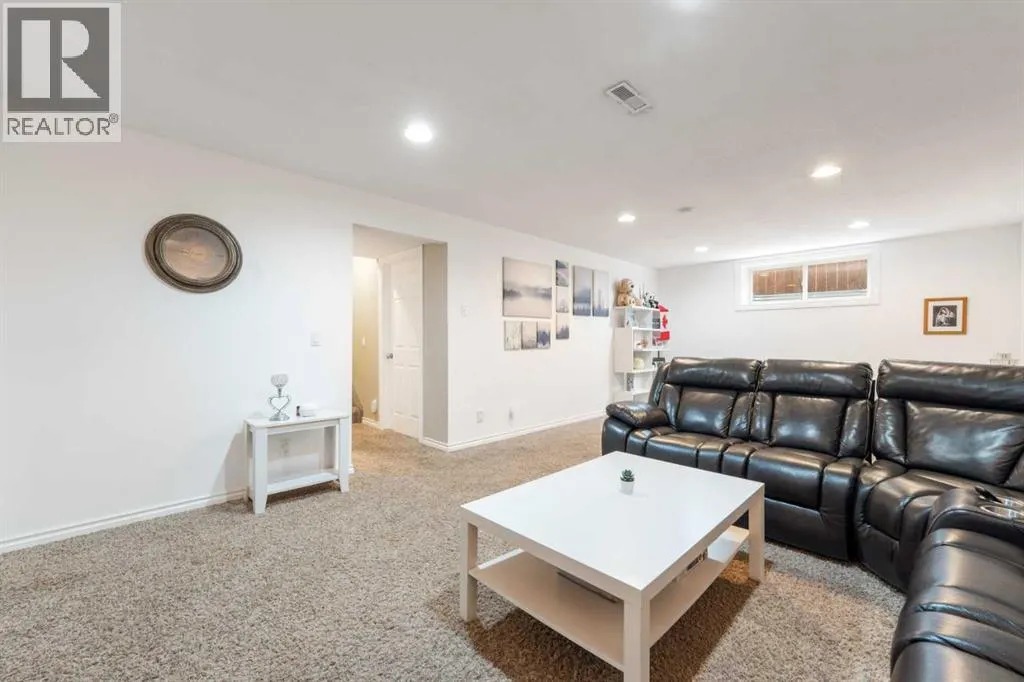 34 Crystalridge Close